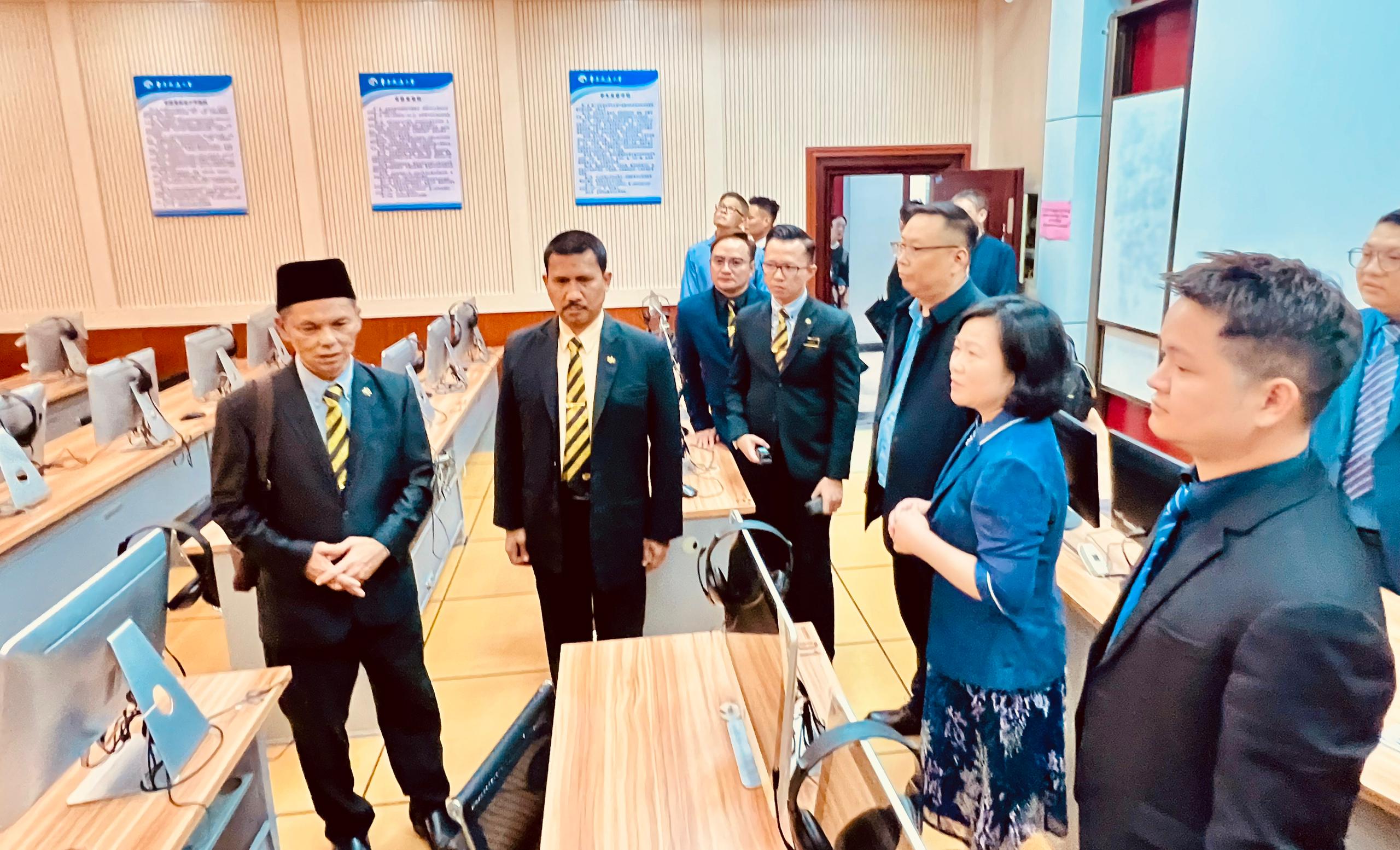 Perasmian Pusat Ujian Malaysian University English Test MUET Di China Perasmian Pusat Ujian Malaysian University English Test MUET Di China